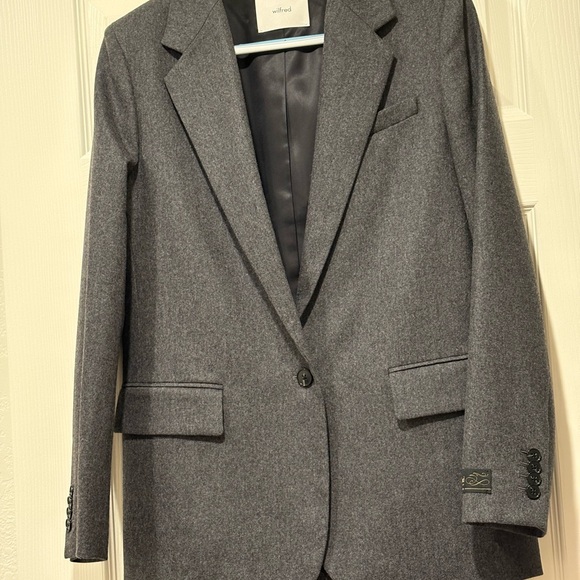Aritzia Gray Blazer Tailored Suit Jacket - Picture 1 of 2
